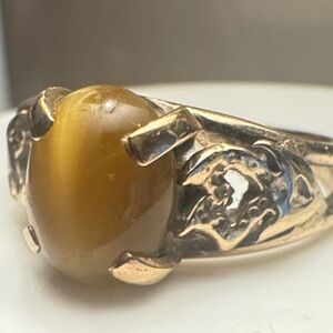Vintage Gold Ring with Amber Stone